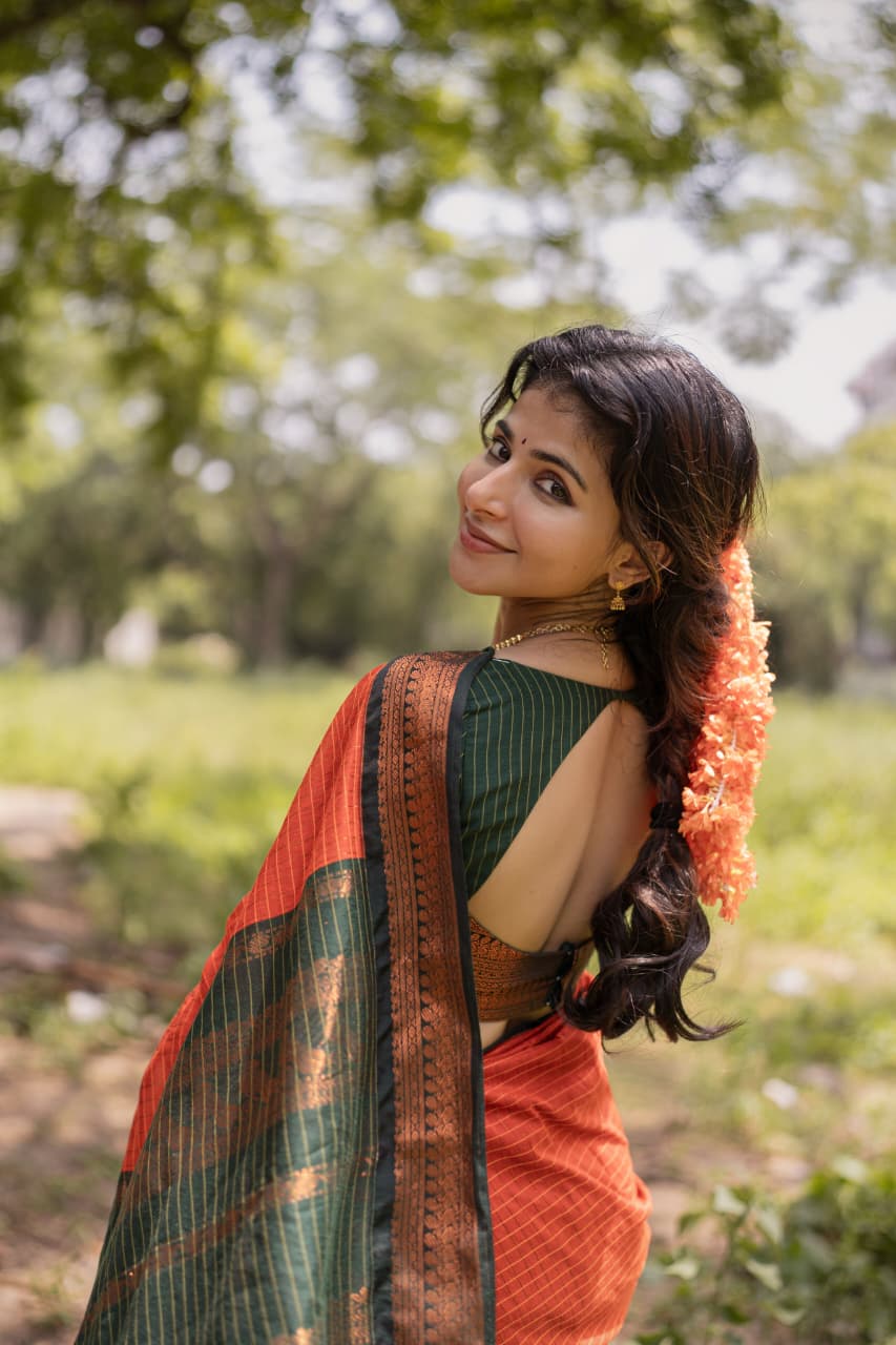 Actress - Ishmenon 